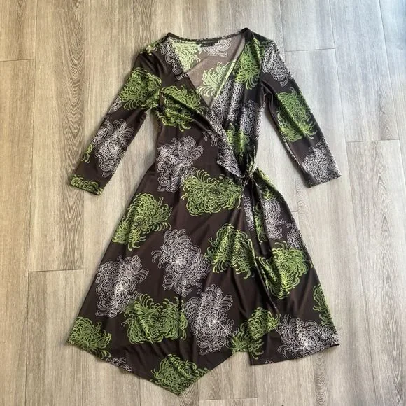 BCBG Maxazria Abstract Print V-Neck Wrap Dress With Tie Waist Size XS Brown - Picture 1 of 12